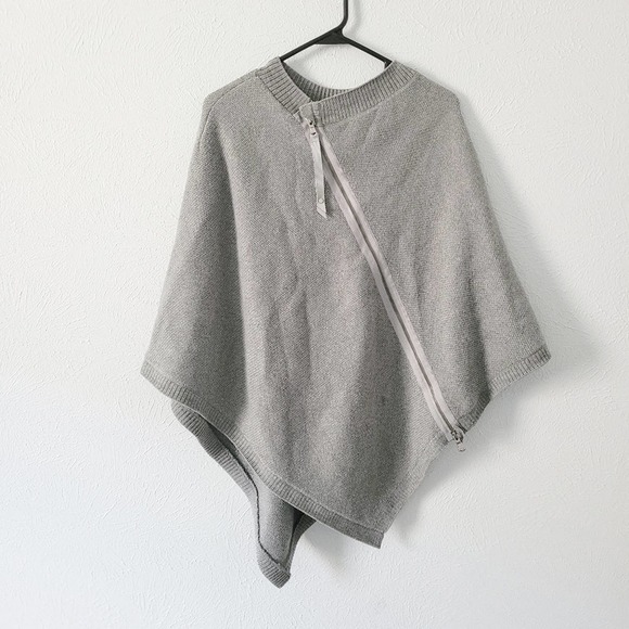 lululemon athletica Sweaters - Lululemon Poncho